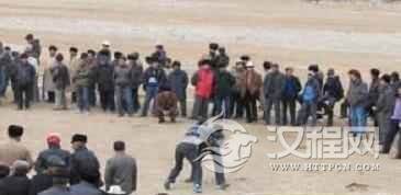 柯尔克孜族习俗粗犷质朴的柯尔克孜族摔跤