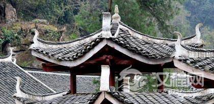 不同历史背景下的仡佬族的居住形式