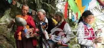 怒族的宗教信仰是怎样传入的