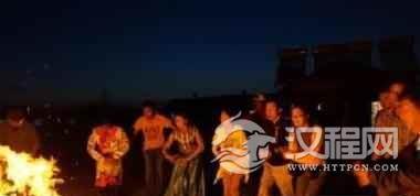 揭秘打堡垒：俄罗斯族最有趣的体育活动