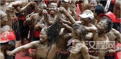 摸你黑狂欢节的由来，佤族摸你黑时间