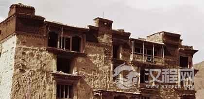 藏族民居碉房是藏族最富有地域特色的民居