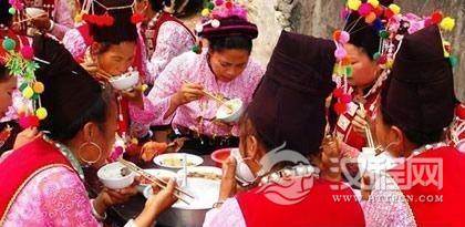 阿昌族过春节的习俗有什么特色活动