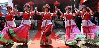 传统习俗构成：纳西族婚俗有什么特殊