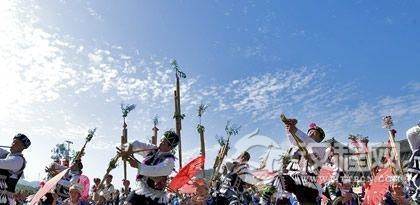 拉祜族最具代表性的民间舞蹈：芦笙舞