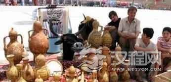 揭秘：维吾尔族的传统手工艺品有哪些