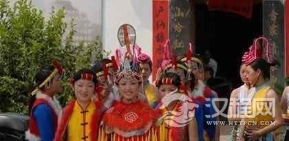 畲族服饰畲族服饰文化的历史发展和演变