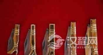 维吾尔族传统工艺品维吾尔“英吉沙小刀”