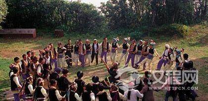 拉祜族之乐：吹笙起舞