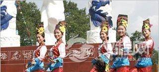 阿昌族过什么节，过汉族节日吗