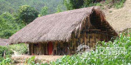 阿佤族歌舞中悼念故去亲人