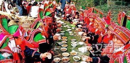 云南哈尼族过年的习俗有什么？