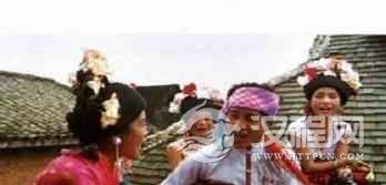 布朗族的漆齿串姑娘和情歌有何民族风情