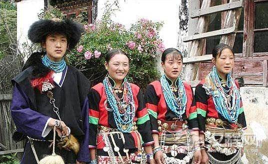 擅制毒药的猎人神秘的珞巴族的狩猎风俗