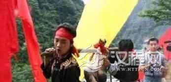 羌族祭山会羌族为何用狗和鸡来祭山