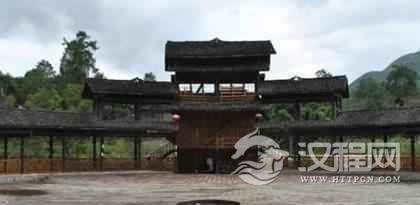 仡佬族建筑仡佬族民居为什么多是干栏式