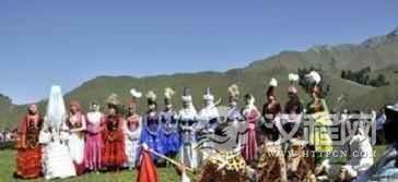 哈萨克族婚礼趣事：主持人居然唱歌主持