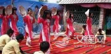 京族最传统的民间娱乐项目是什么