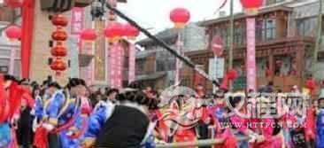 羌族特有的趣味比赛“推杆竞力”和“抱蛋”