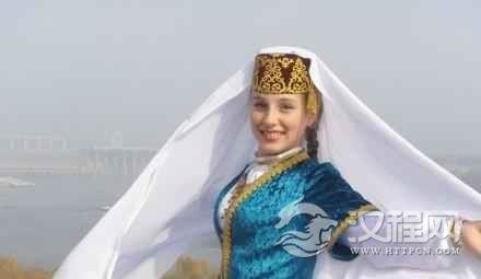 塔塔尔族的舞蹈特色塔塔尔族的踢踏舞