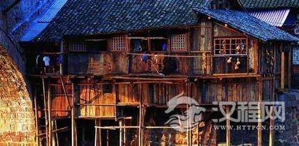 民族的生态建筑之苗族吊脚楼