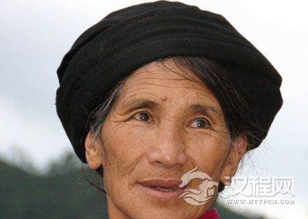 勤劳的象征忠诚的卫士普米人敬重耕牛和狗