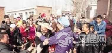 回族婚俗回族婚礼上是怎样耍新郎的