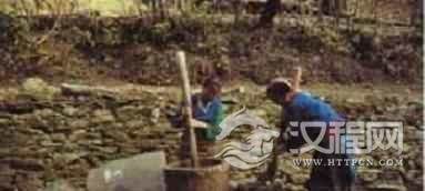 怒族原始宗教信仰对其生活有何影响