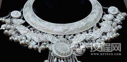 黎族多姿多彩的装饰文化