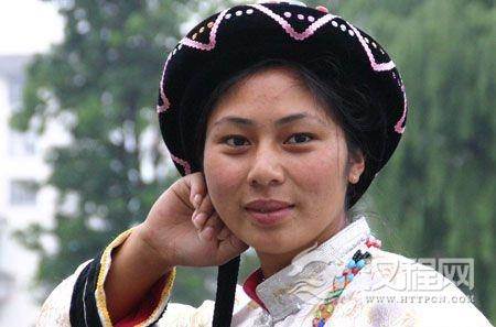 勤劳的象征忠诚的卫士普米人敬重耕牛和狗