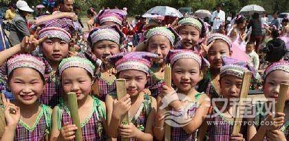 广西壮族民间舞蹈，壮族扁担舞文化