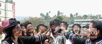 新疆锡伯族抹黑节的由来抹黑节的传说