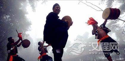 世界风采的艺术：哈尼族铓鼓舞