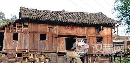 布依族建筑有什么特点？布依族民居的特色