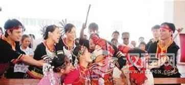 黎族婚礼上的趣味习俗黎族婚俗简介