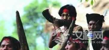 古老神秘的佤族村寨：翁丁村的民族风情