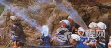 阿昌族节日阿昌族怎样过“泼水节”