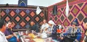 热情的哈萨克族人们是怎样接待客人的