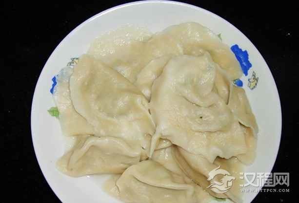 冬至吃饺子西瓜饺子的制作