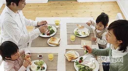 节日到别家作客，该怎么吃？