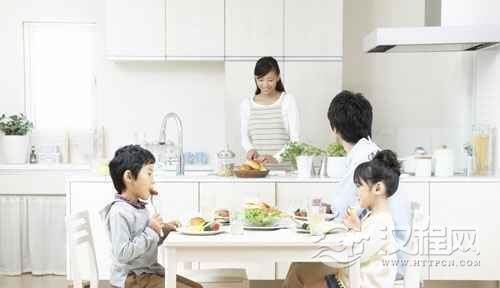 用餐礼仪要讲究恶心段子不要讲