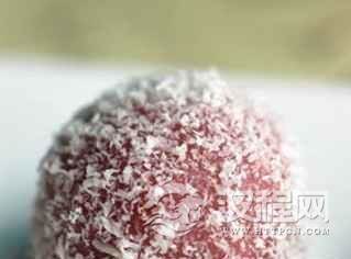 冬至吃汤圆草莓椰蓉汤圆的做法