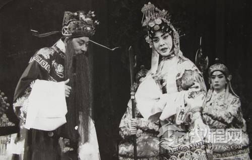 《吕后斩萧何》赵麟童饰萧何、王小军饰吕后