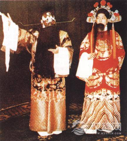 《铡美案》裘盛戎饰包拯、谭富英饰陈士美