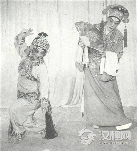 《拾玉镯》李玉茹饰孙玉姣