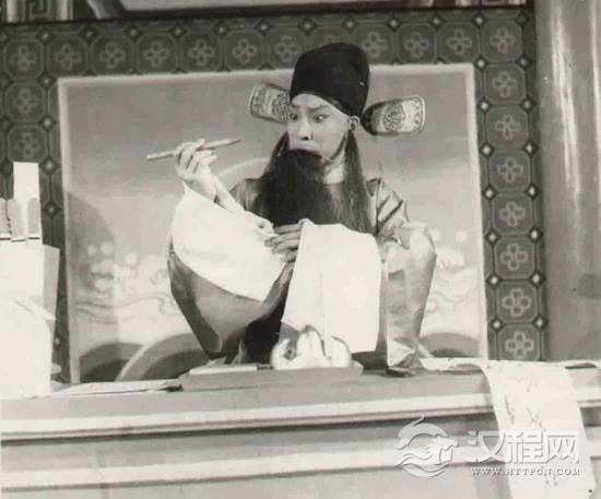 《十五贯》程正泰饰况钟