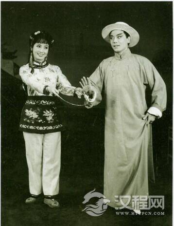 《恩仇恋》李维康饰凤妹子、耿其昌饰赵泉生