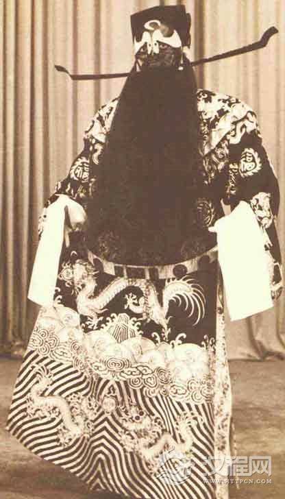 《铡美案》裘盛戎饰包拯