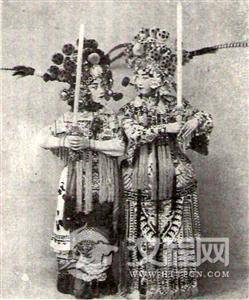 《樊江关》李世芳饰薛金莲、张君秋饰樊梨花