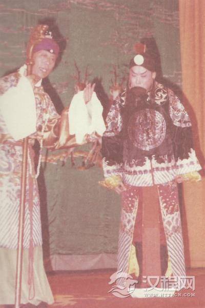 《四郎探母》王鸣咏饰佘太君、李金棠饰杨延辉